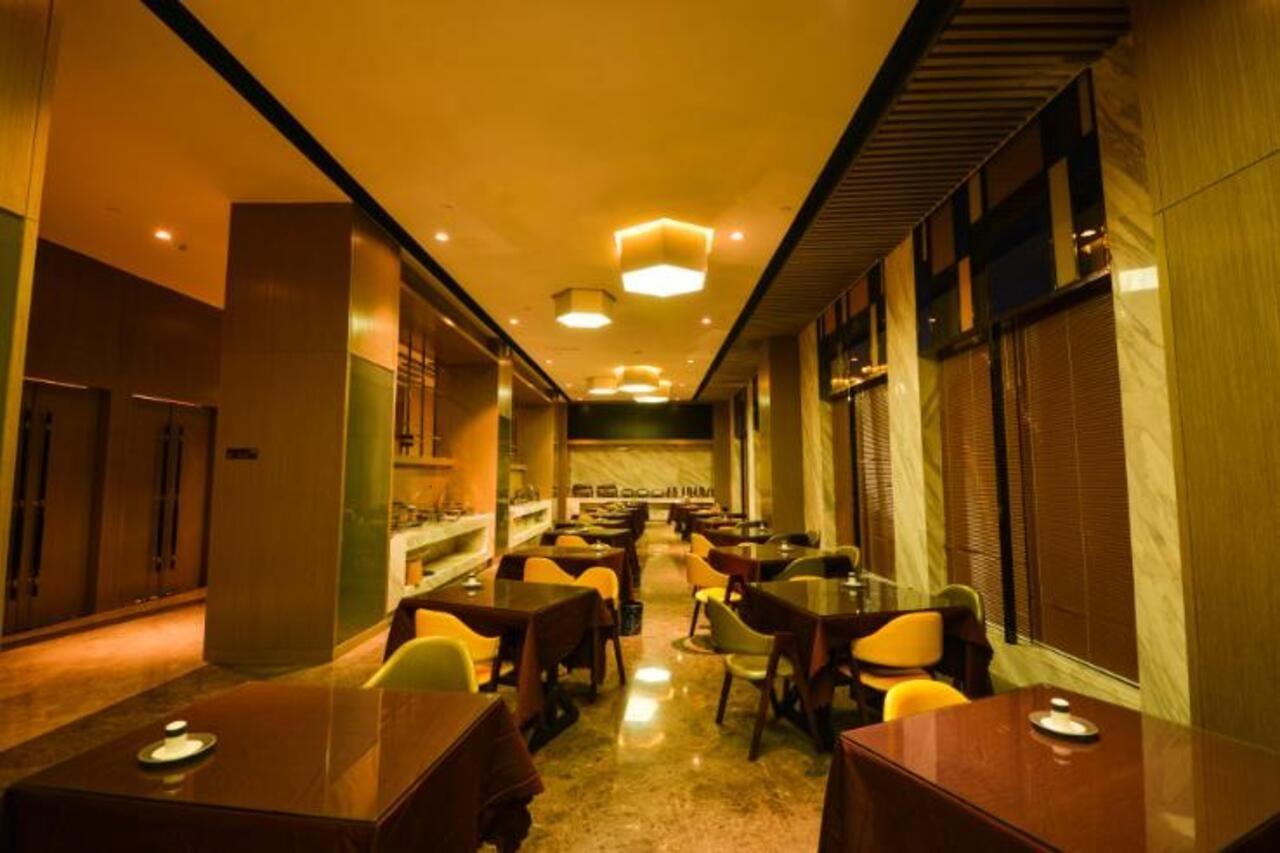 拉萨布达拉宫智选假日酒店 外观 照片